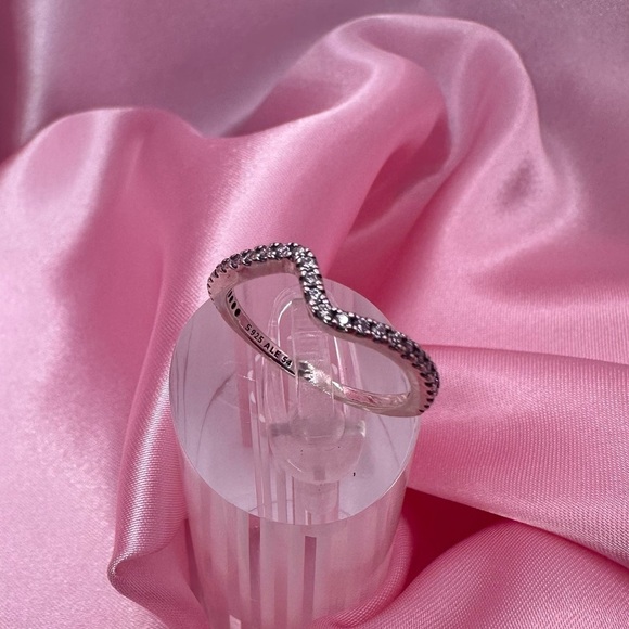 Pandora Sparkling Wave Ring – Sterling Silver 925 w/ Clear Cubic Zirconia w/Box - Picture 3 of 13